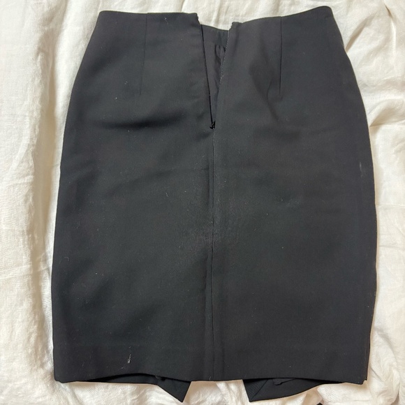 LOFT - Black Pencil Skirt, Size 00P - Picture 2 of 2